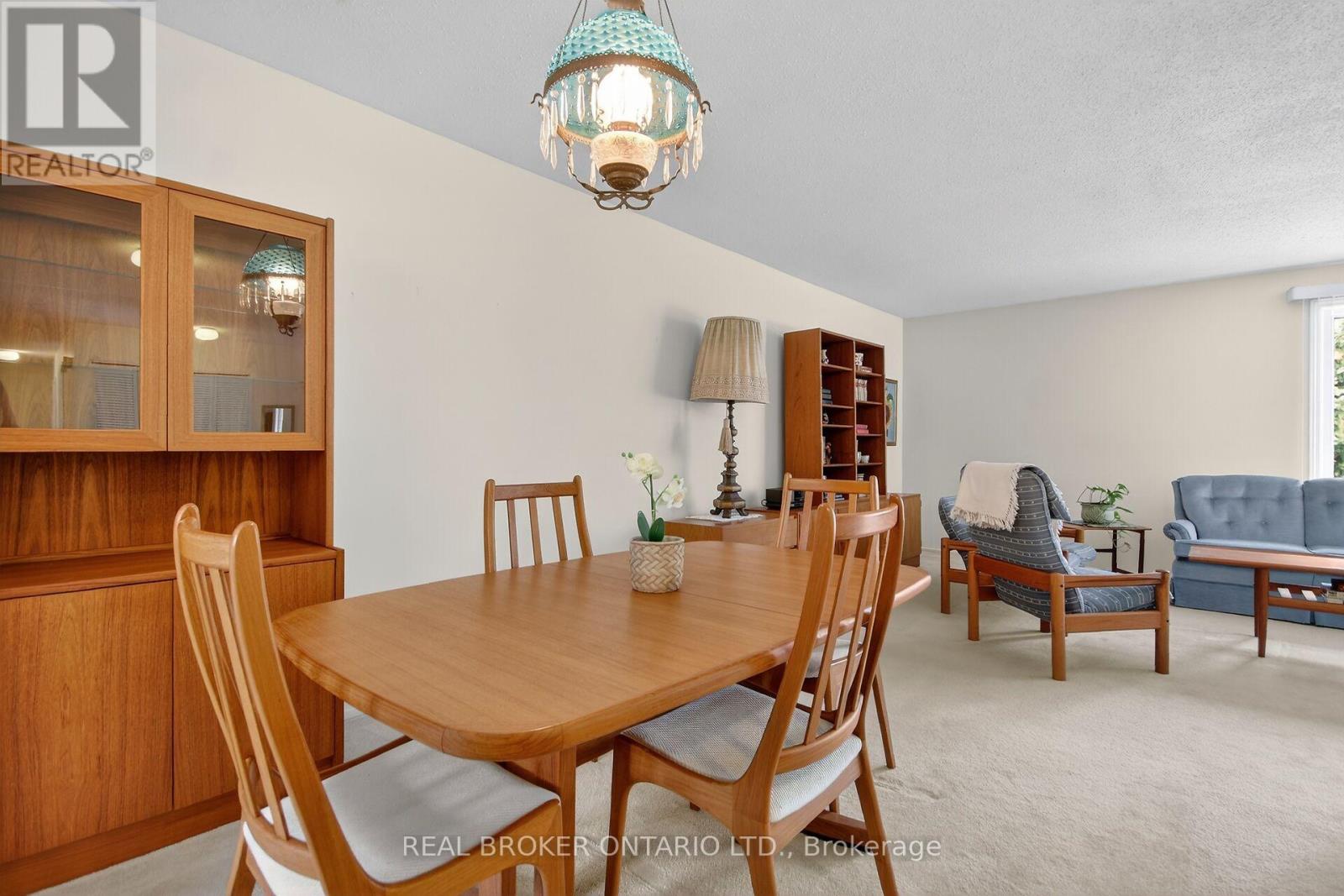 10 Amundsen Crescent