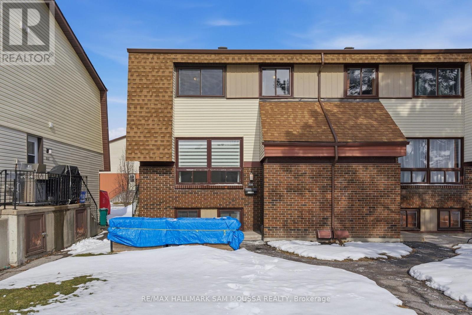 B - 25 Woodvale Green