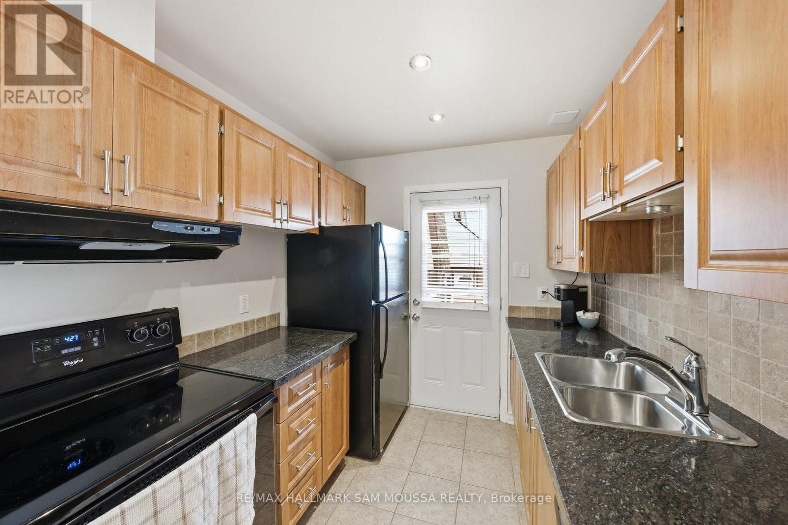 B - 25 Woodvale Green