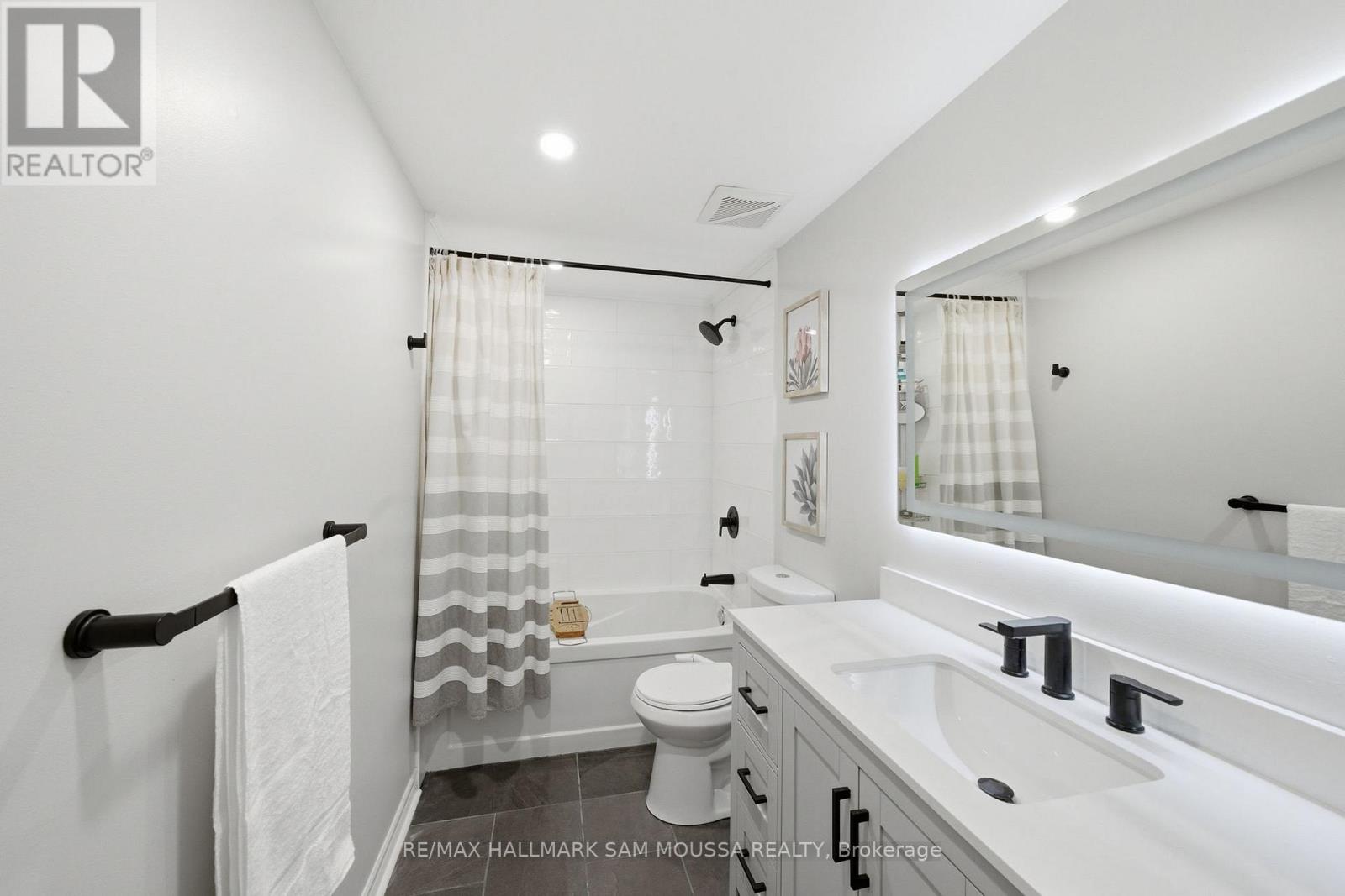 B - 25 Woodvale Green