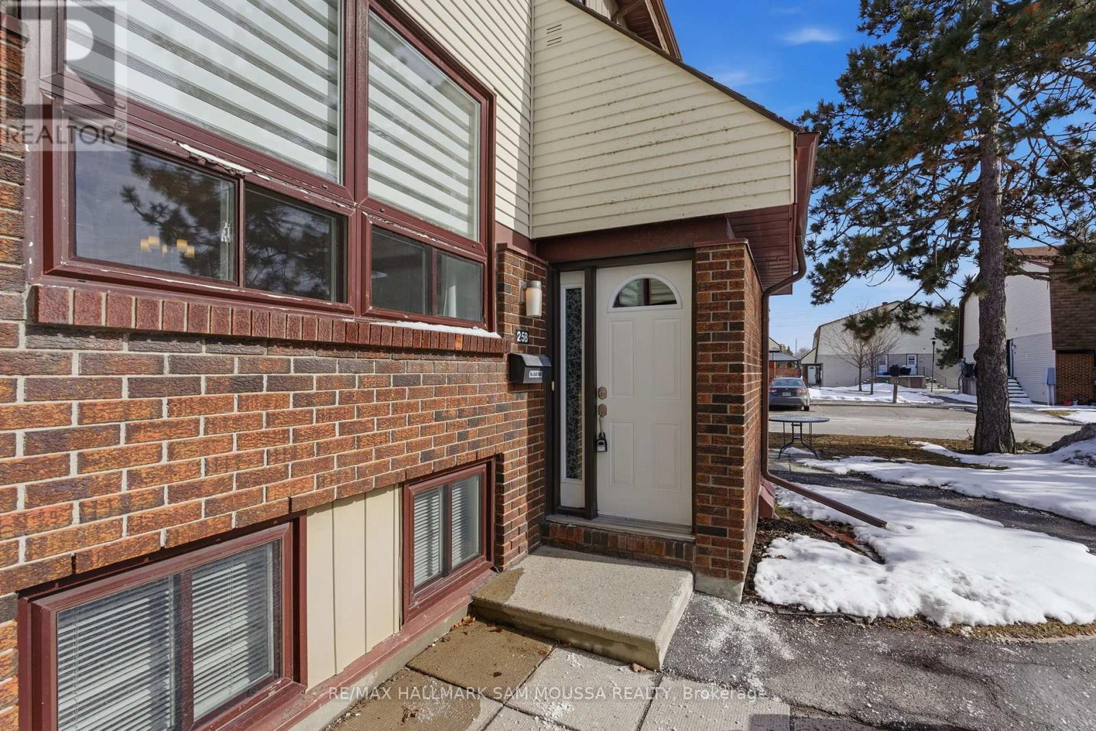 B - 25 Woodvale Green