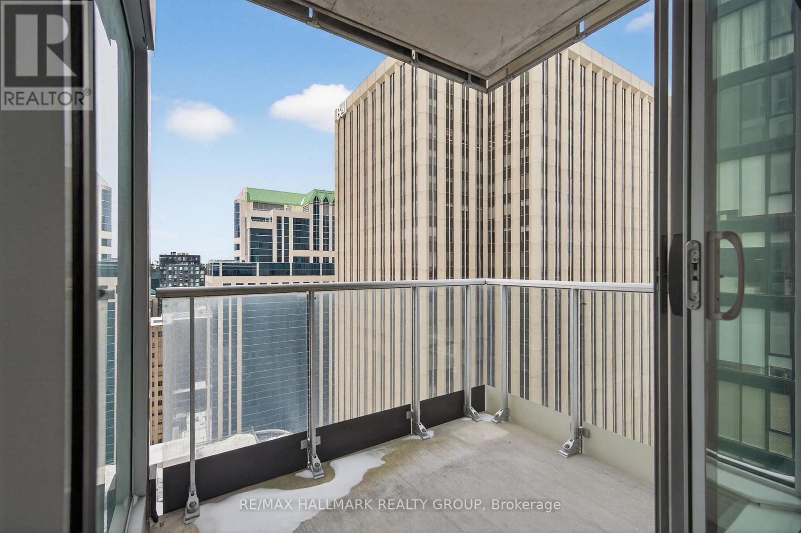 2104 - 179 Metcalfe Street