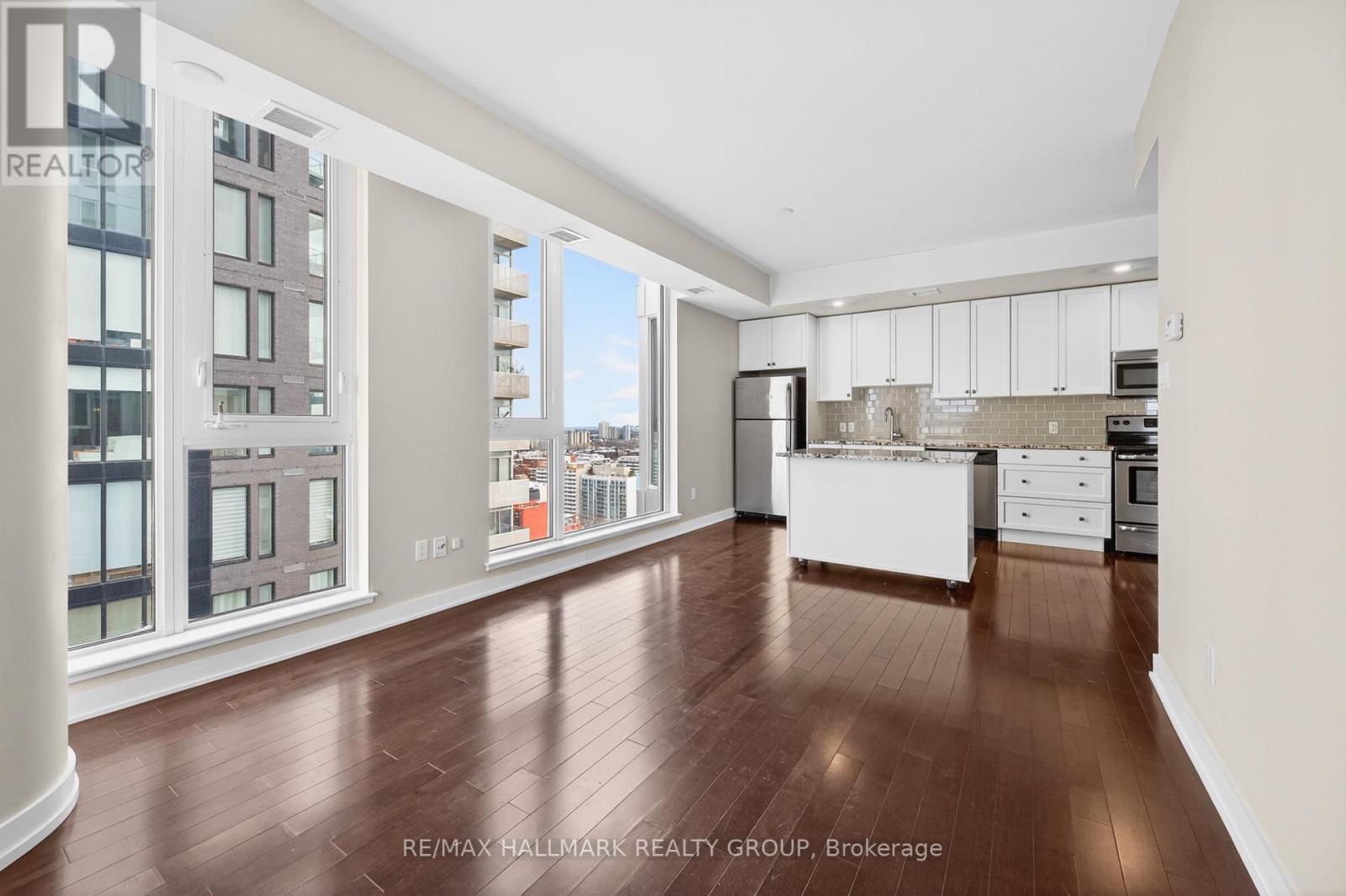 2104 - 179 Metcalfe Street