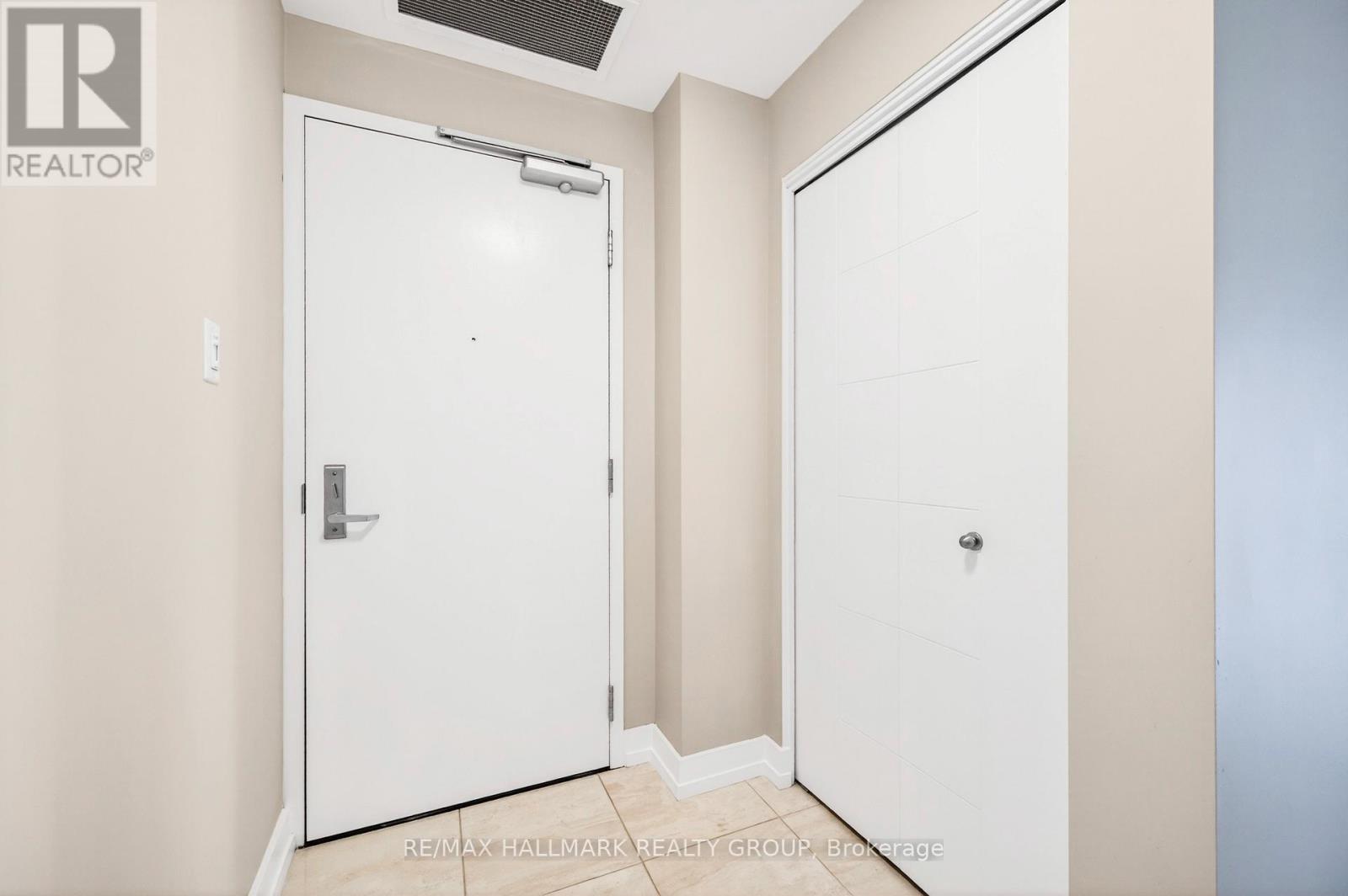 2104 - 179 Metcalfe Street