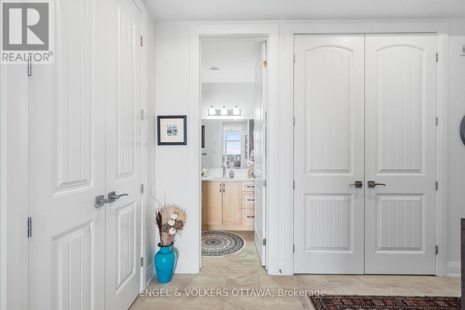 402 - 110 Cortile Private