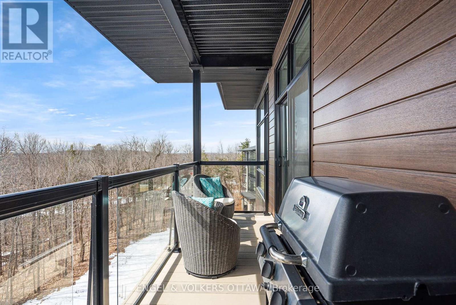 402 - 110 Cortile Private