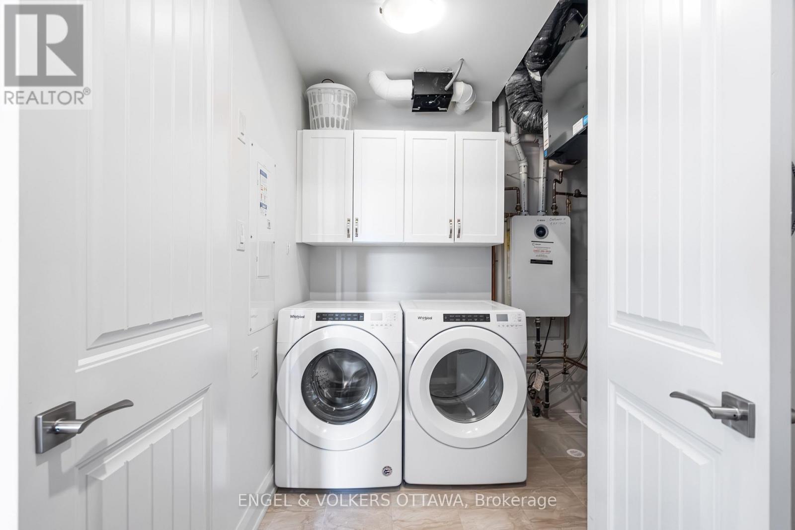 402 - 110 Cortile Private