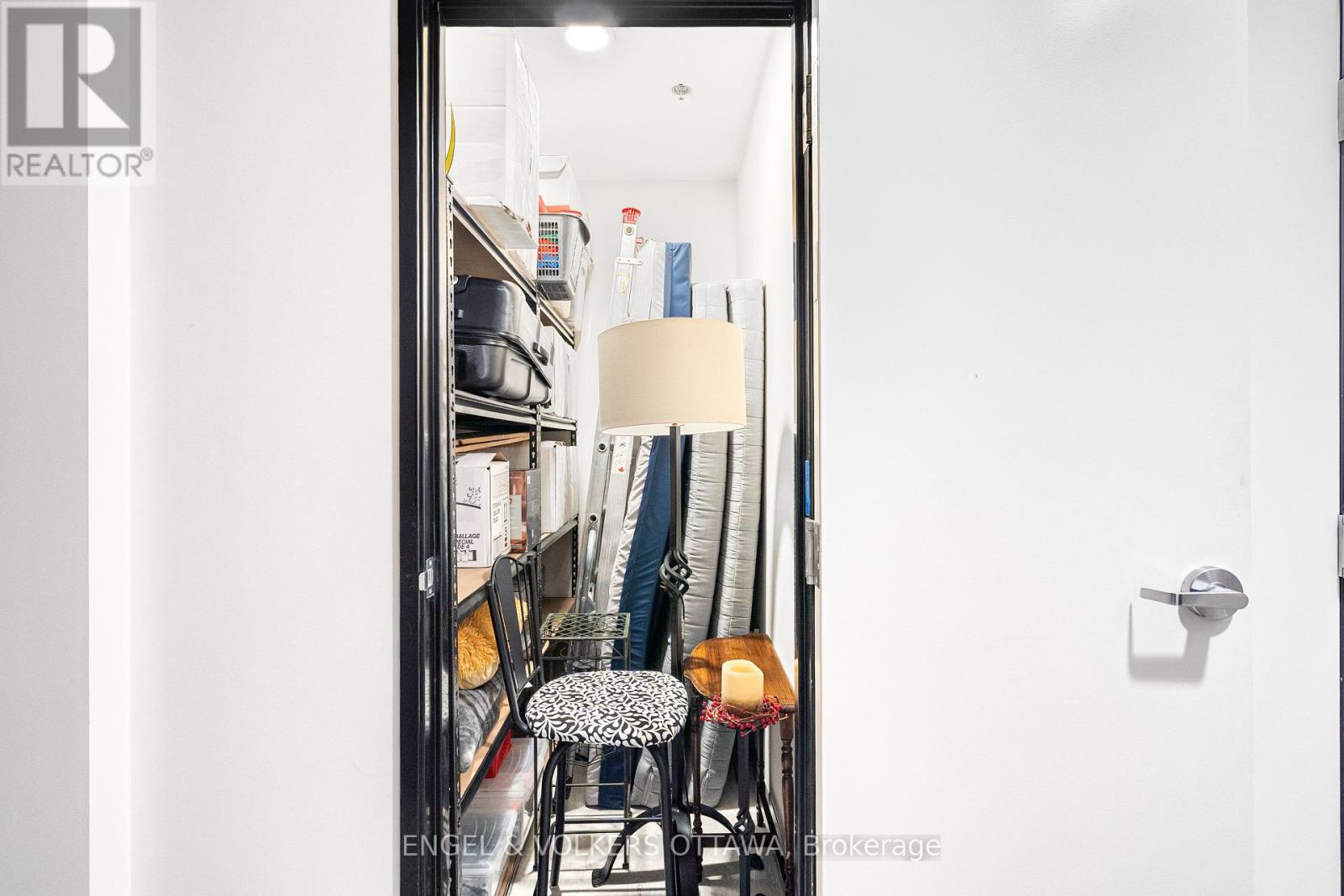 402 - 110 Cortile Private