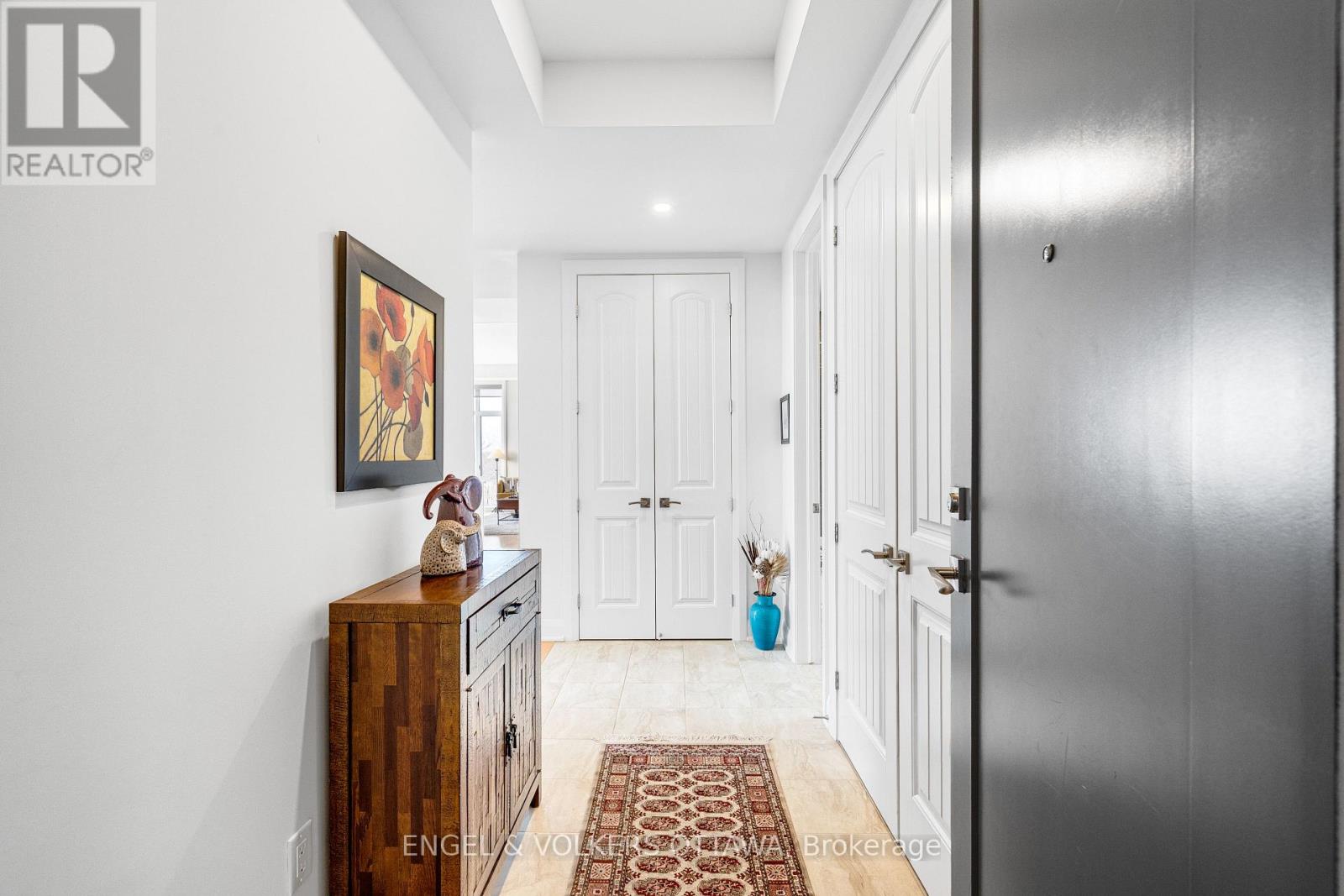 402 - 110 Cortile Private