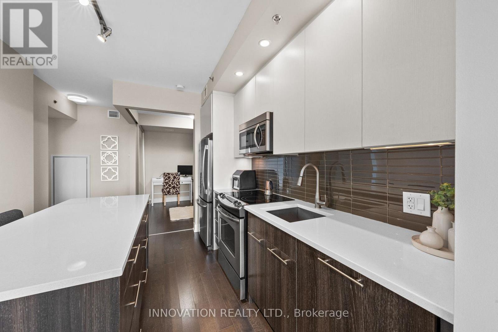 807 - 88 Richmond Road