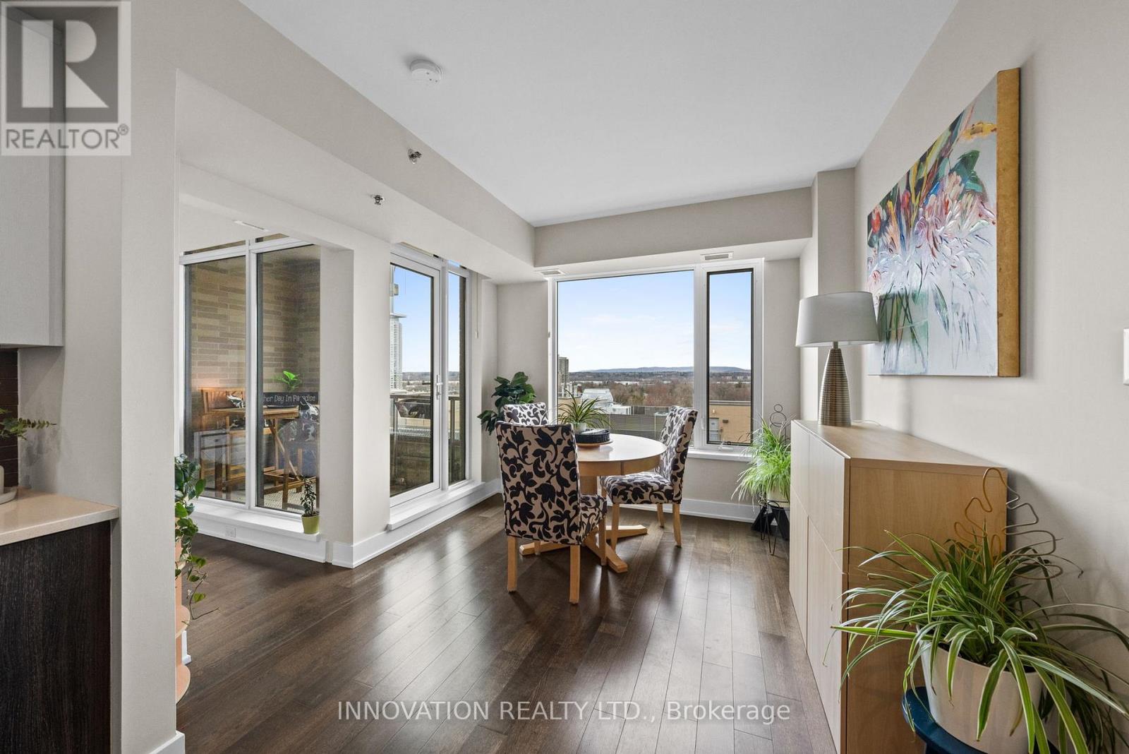 807 - 88 Richmond Road