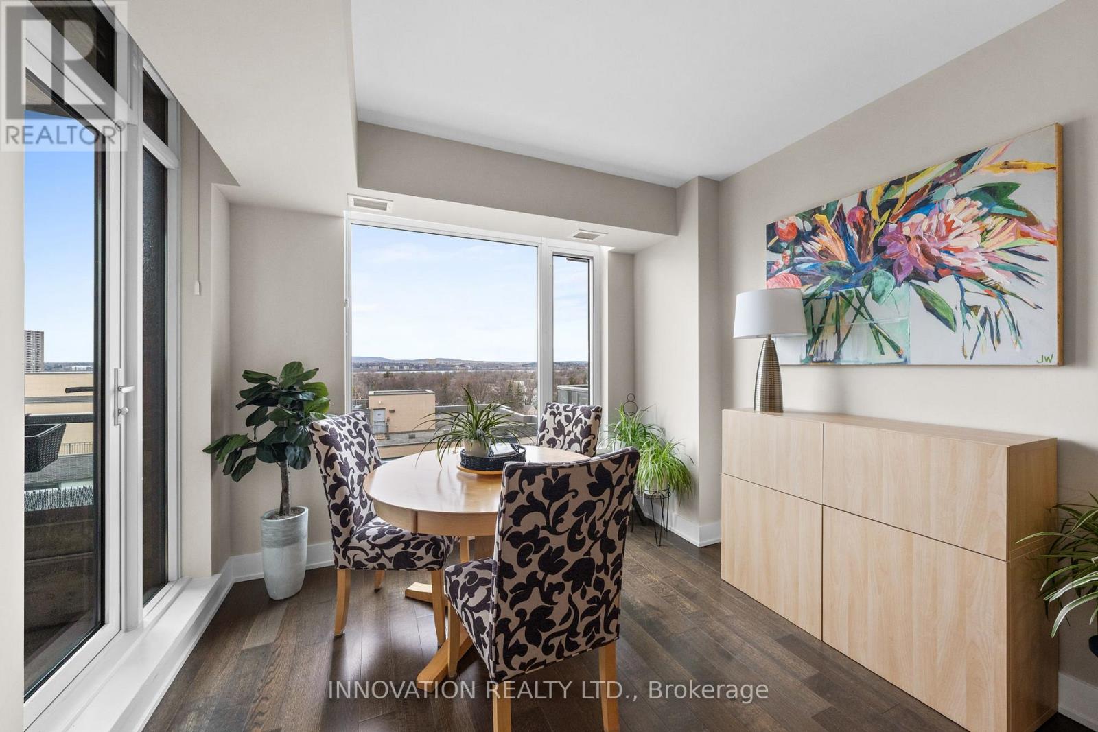 807 - 88 Richmond Road