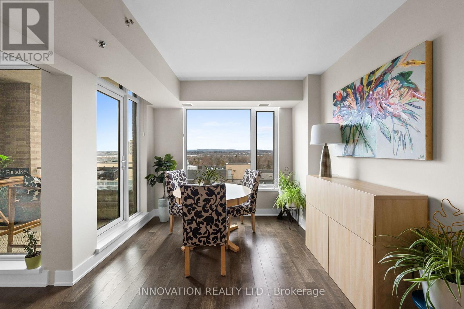 807 - 88 Richmond Road