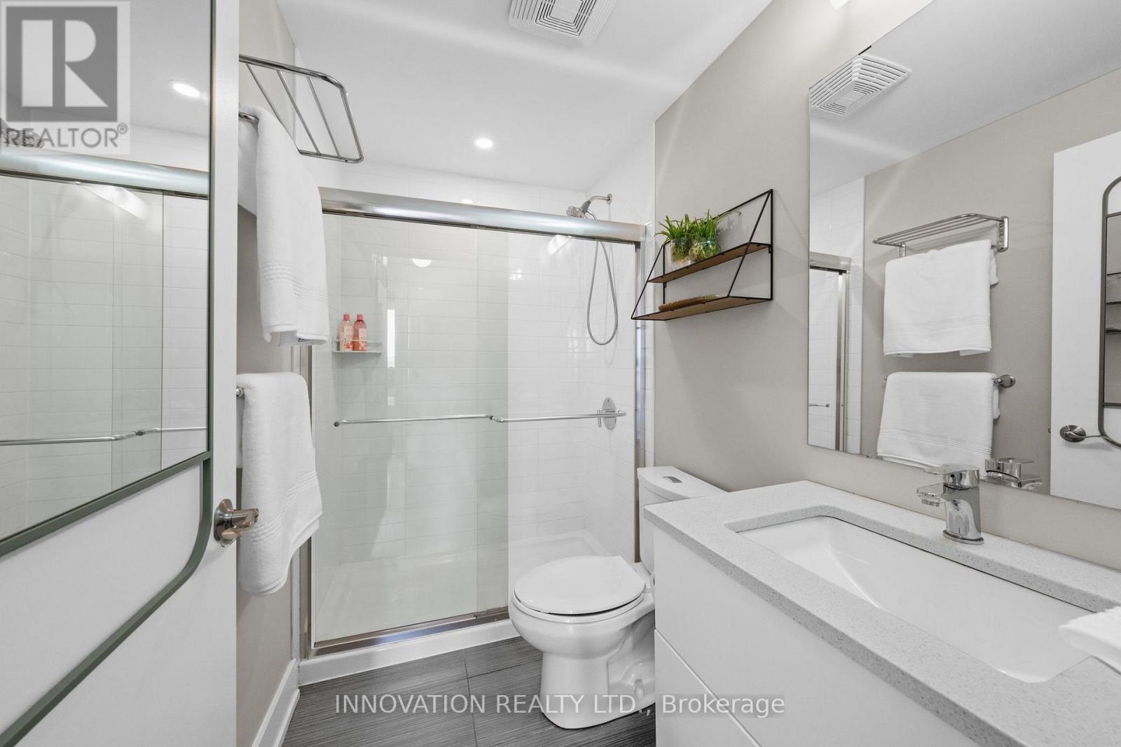 807 - 88 Richmond Road