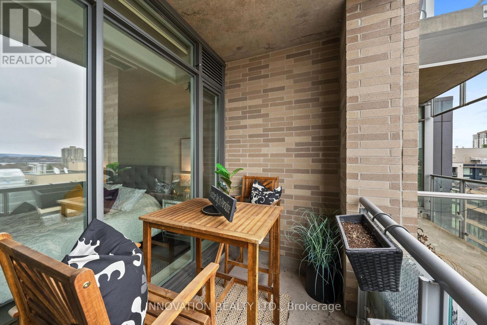 807 - 88 Richmond Road