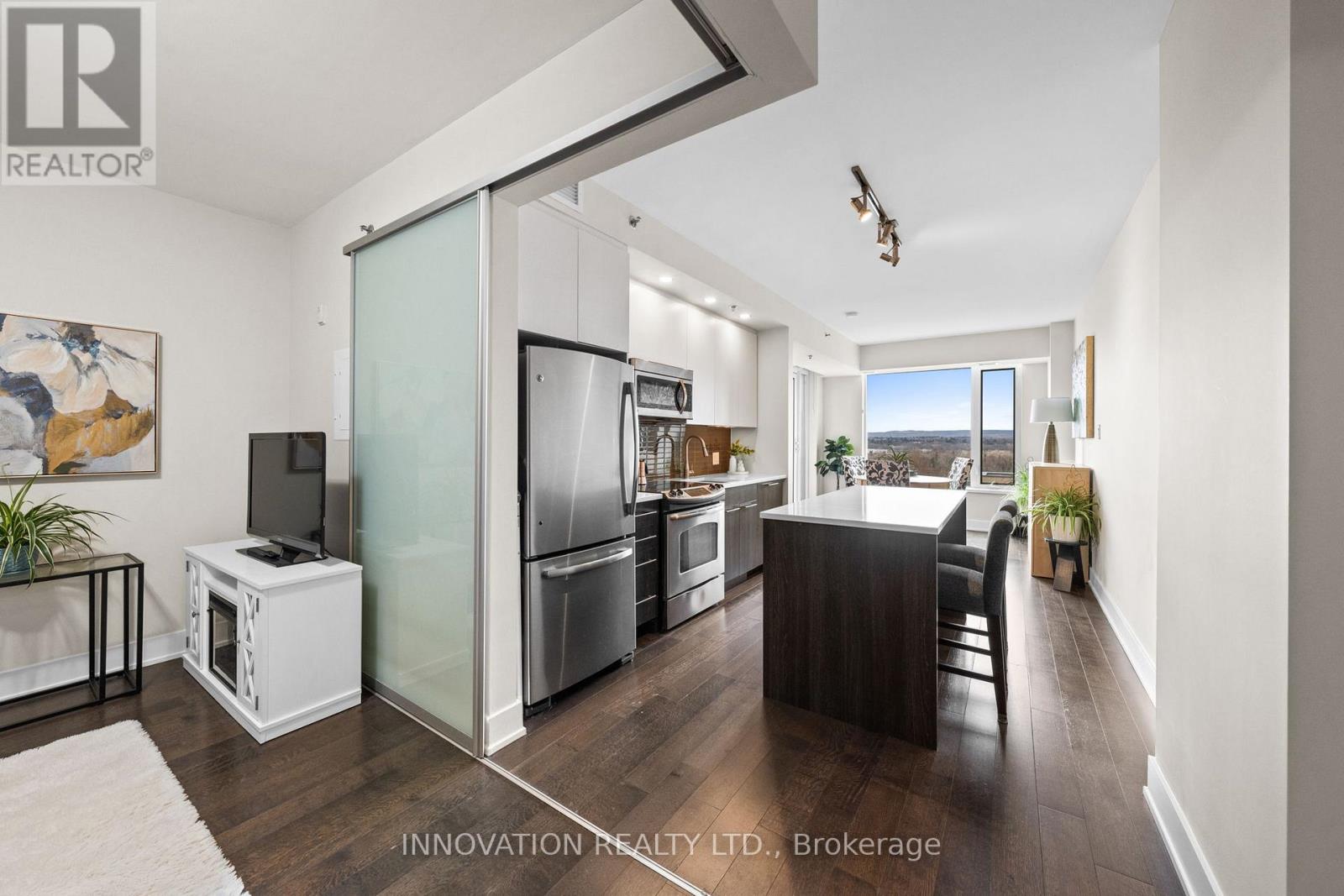 807 - 88 Richmond Road