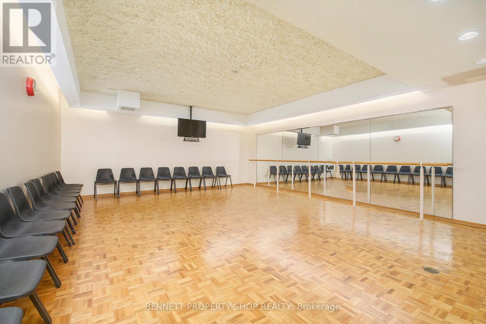 610 - 2760 Carousel Crescent