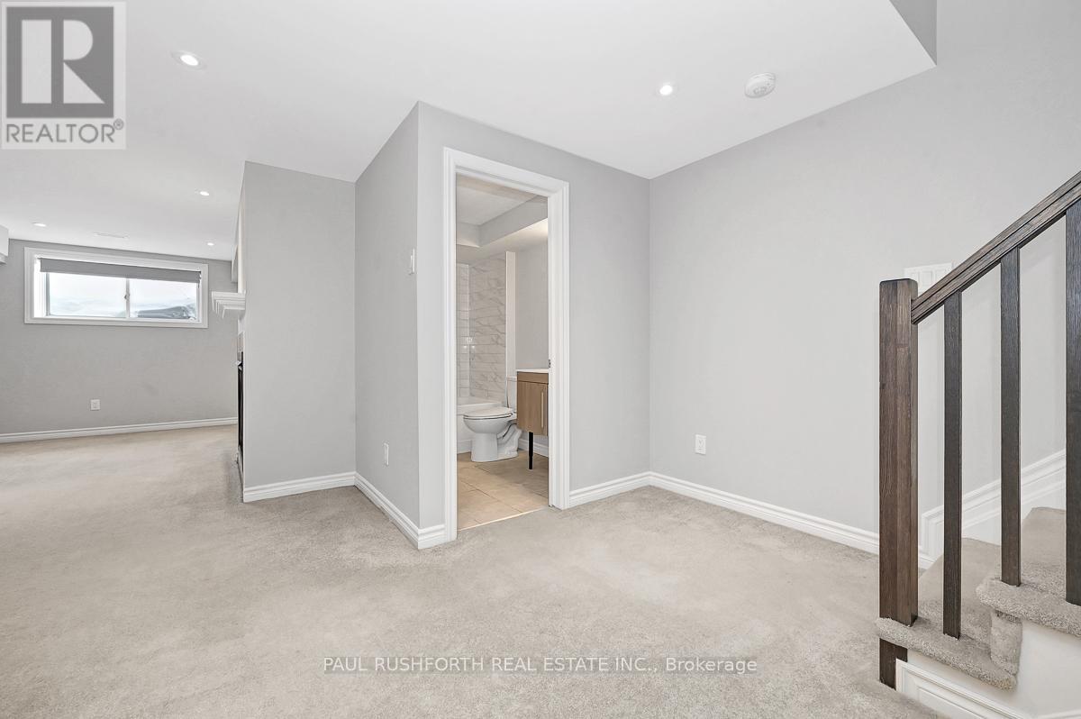 4958 Abbott Street E