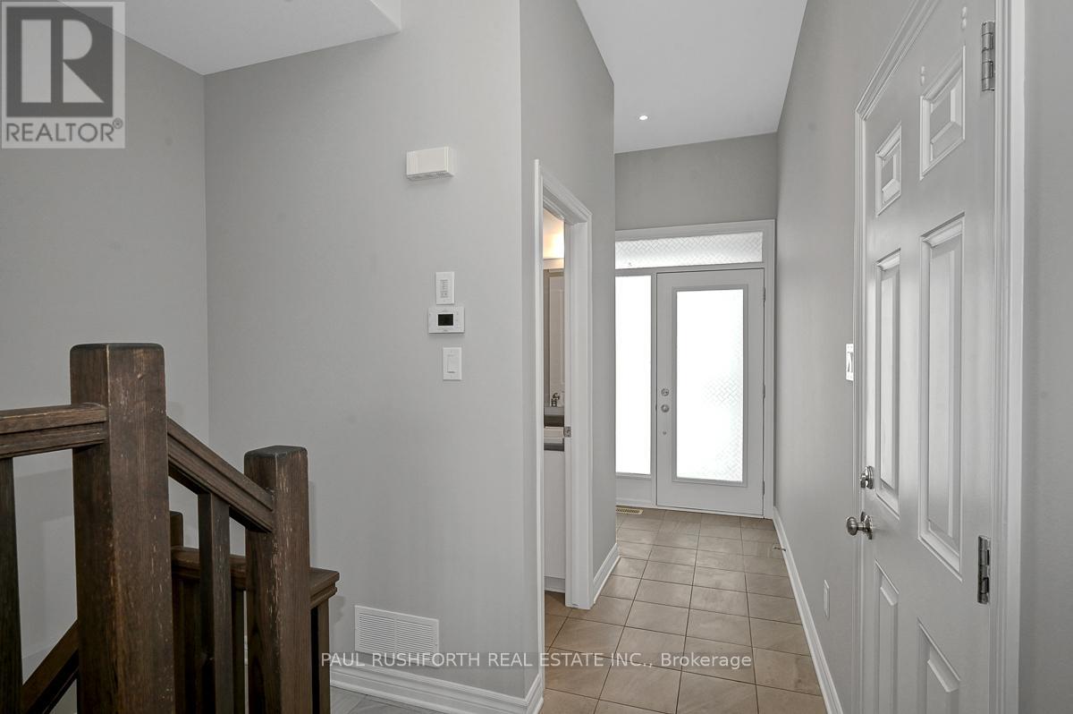 4958 Abbott Street E