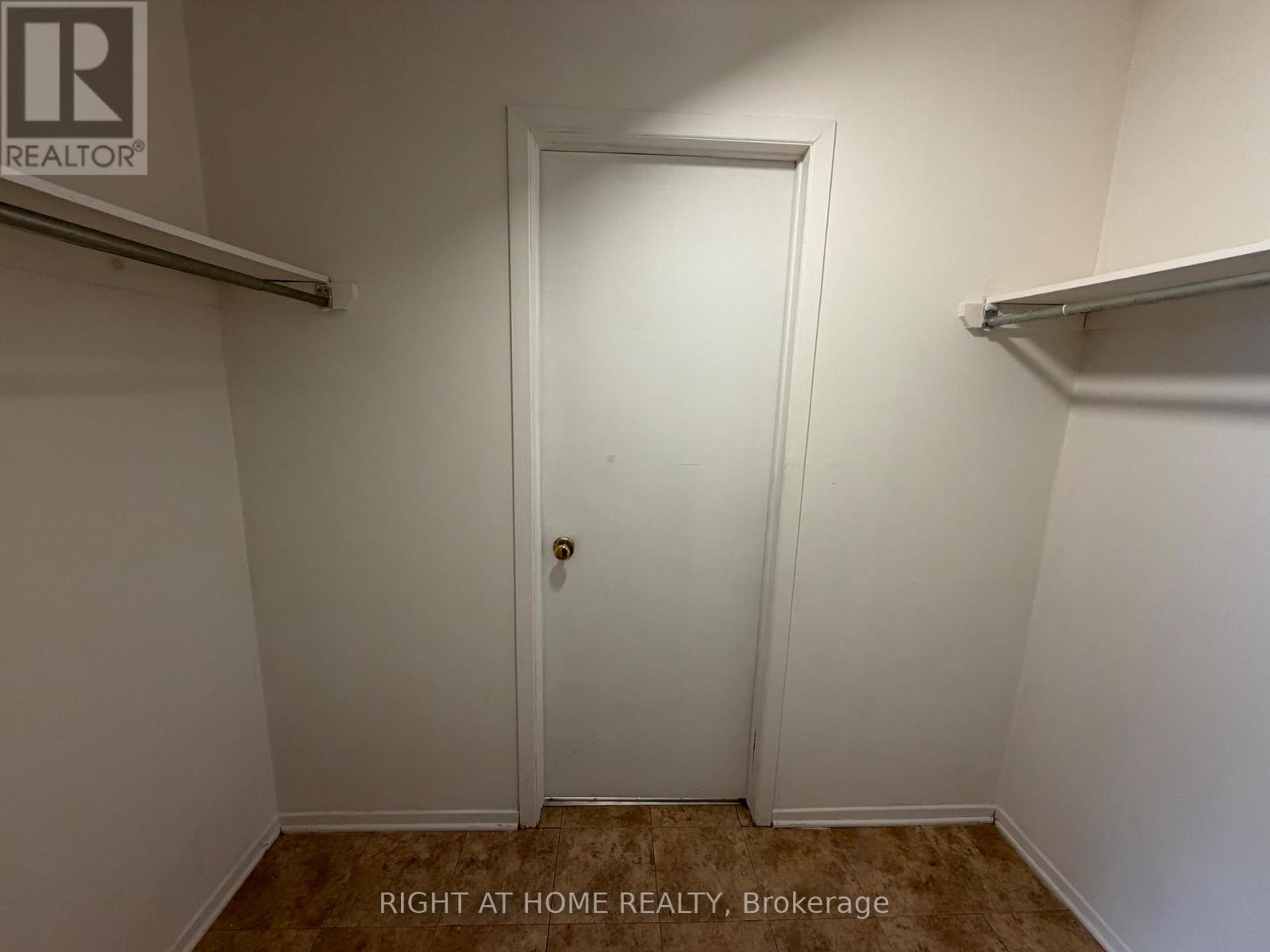 E - 1033 Cummings Avenue