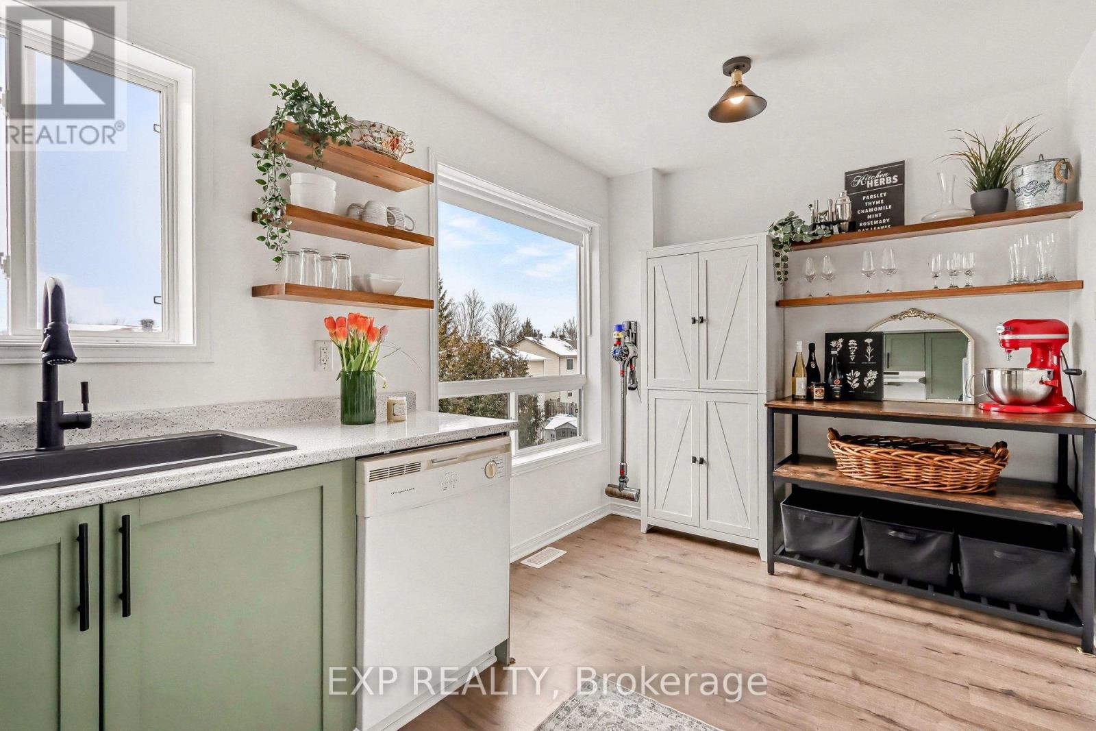 211 Gershwin Private