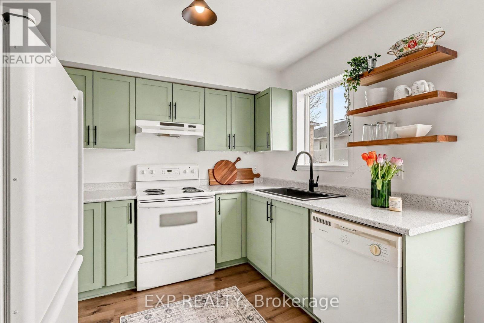 211 Gershwin Private