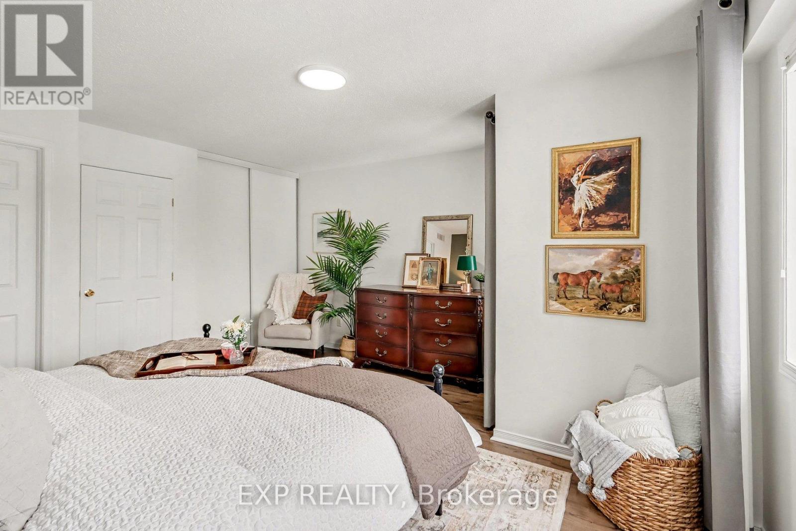 211 Gershwin Private