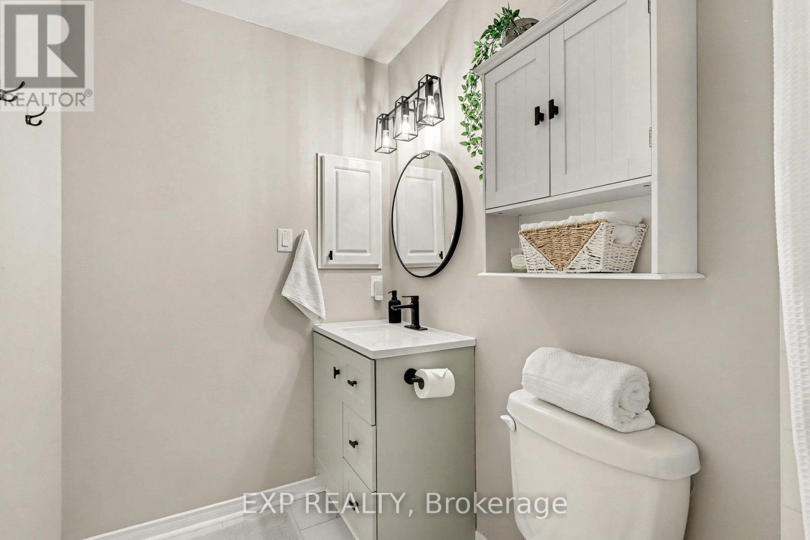 211 Gershwin Private