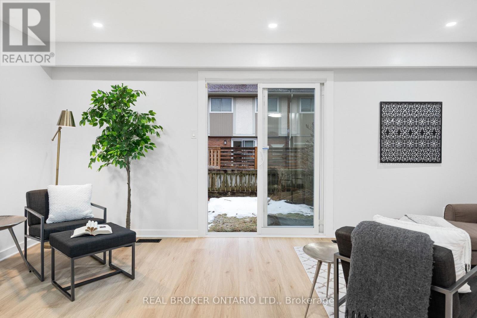 C - 477 Moodie Drive