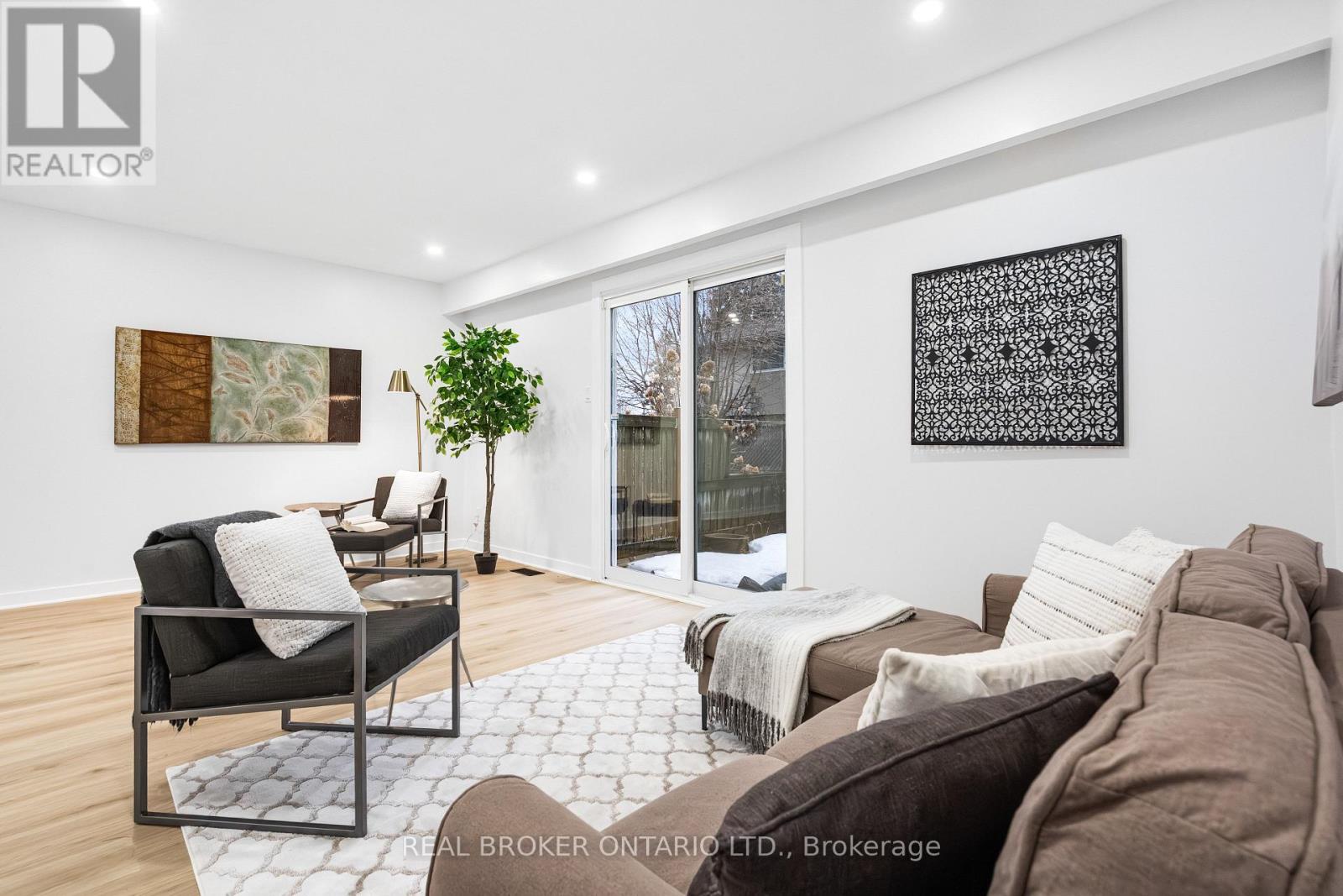 C - 477 Moodie Drive