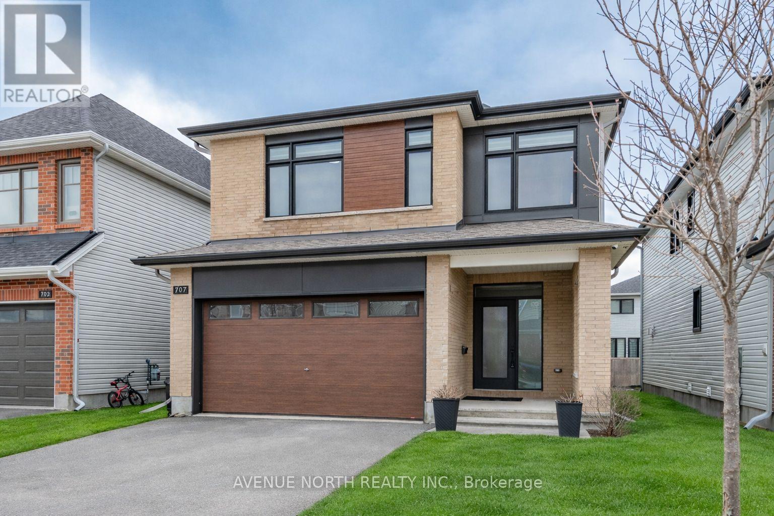 707 Moonflower Crescent
