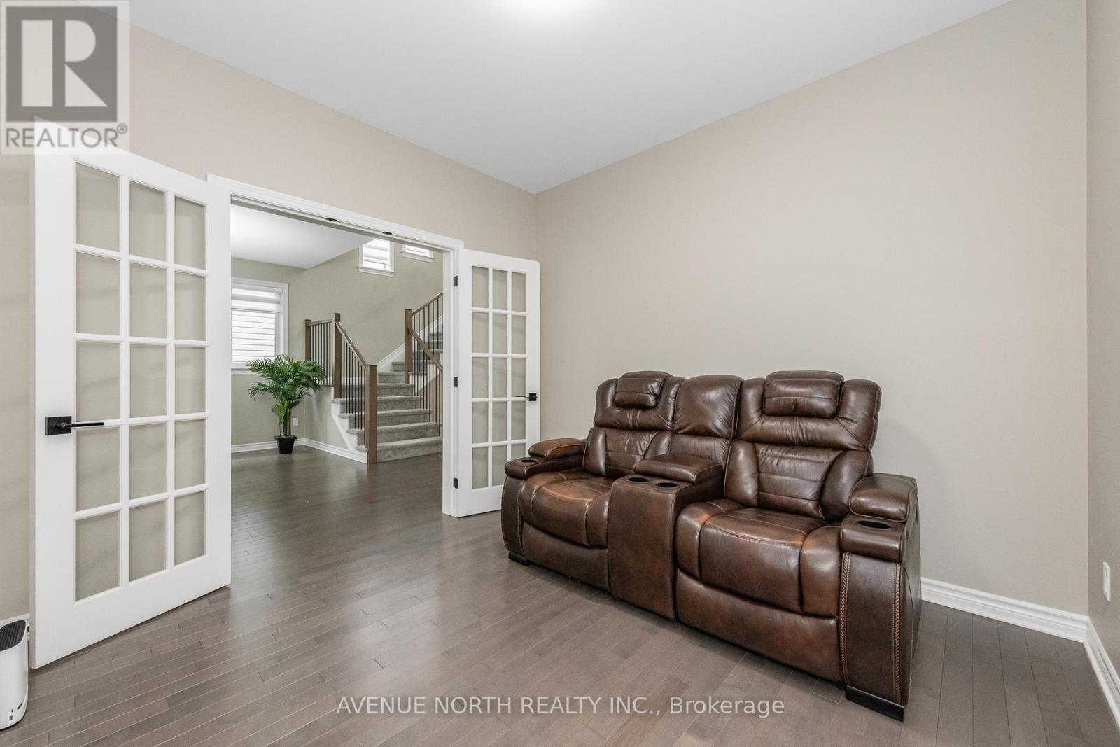 707 Moonflower Crescent