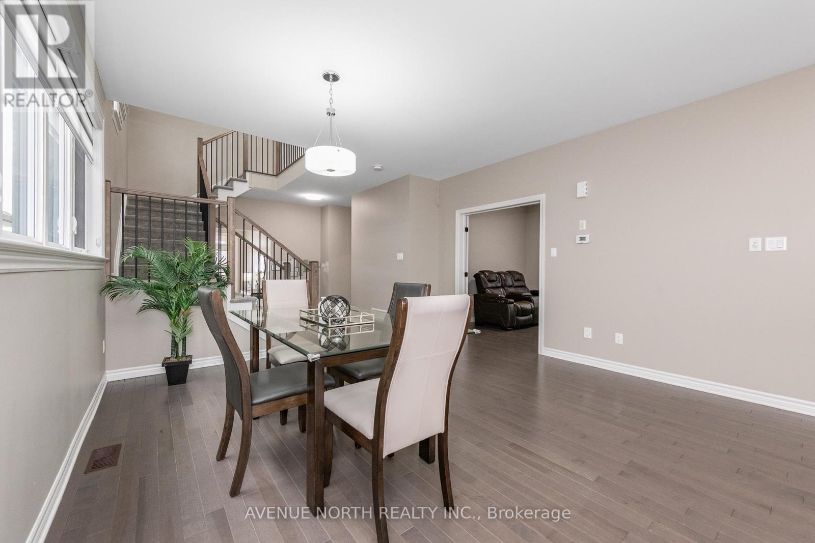 707 Moonflower Crescent