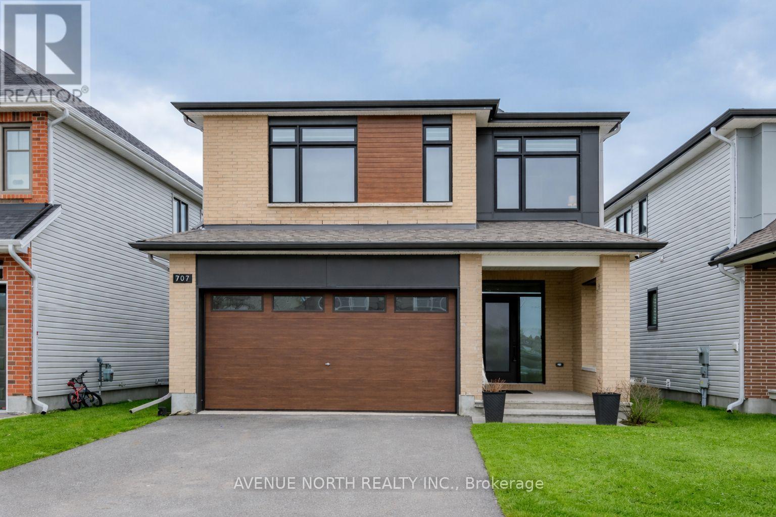 707 Moonflower Crescent