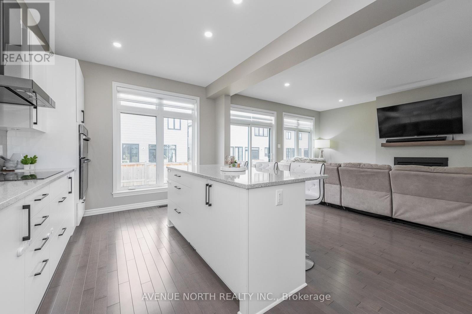 707 Moonflower Crescent