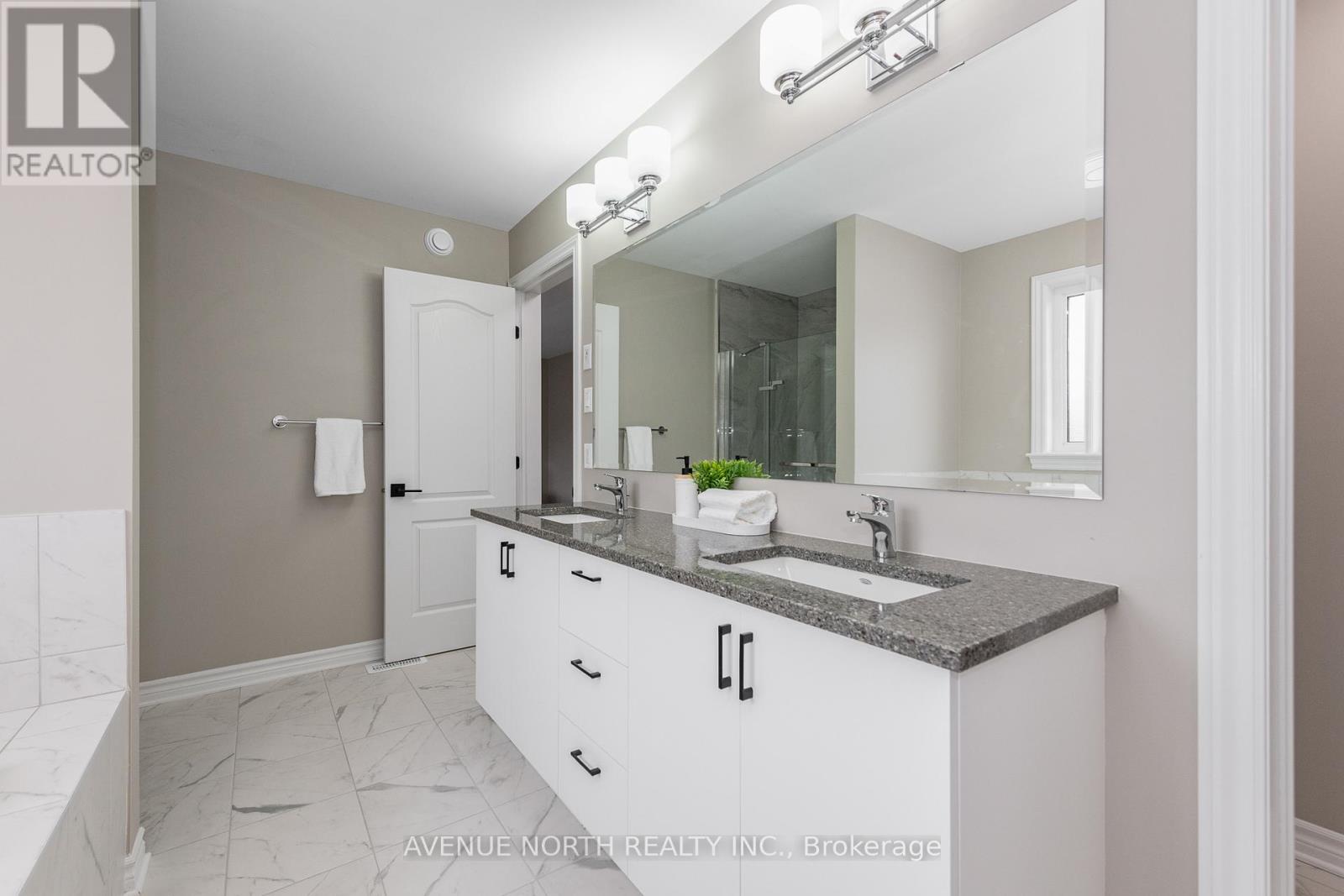 707 Moonflower Crescent