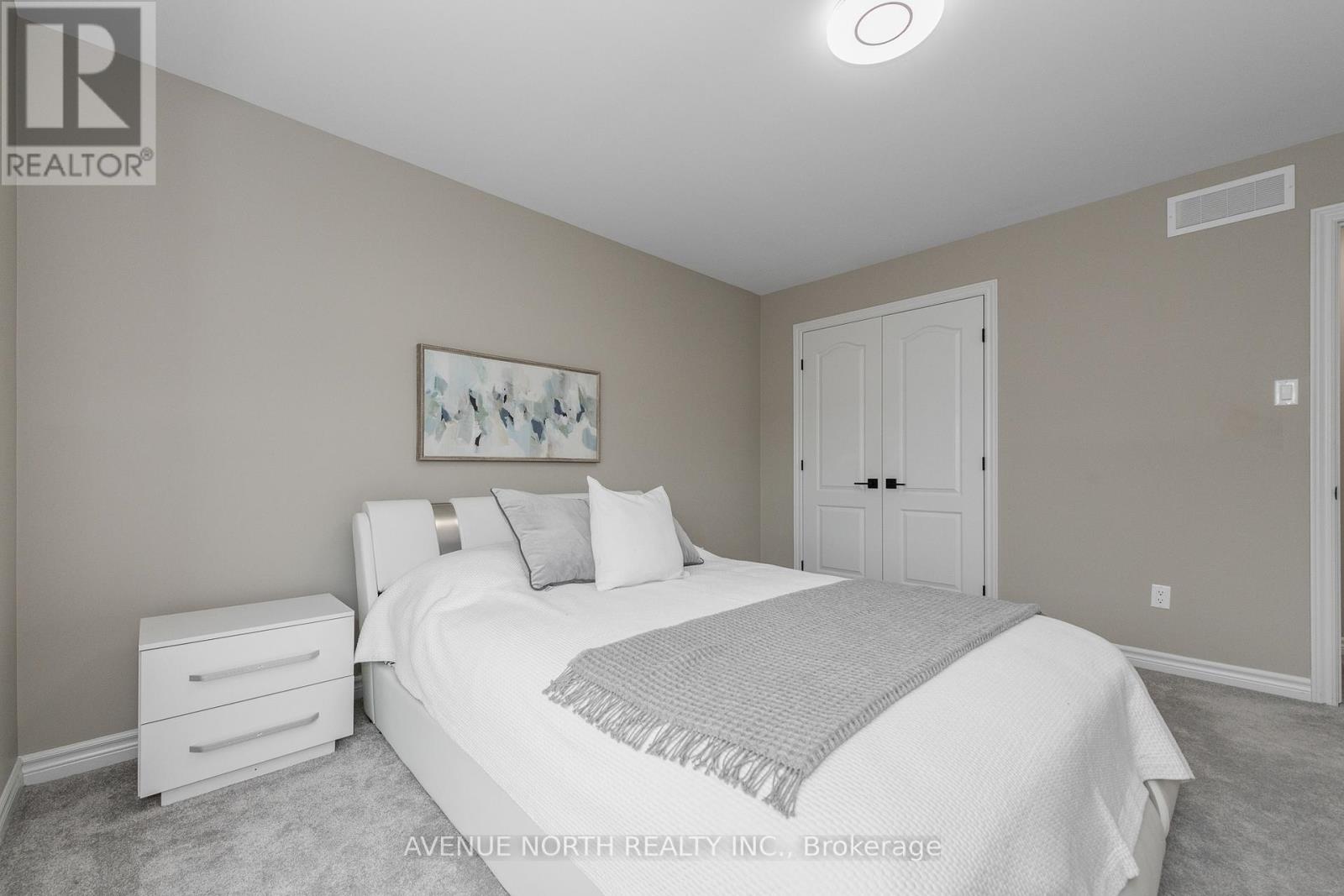 707 Moonflower Crescent