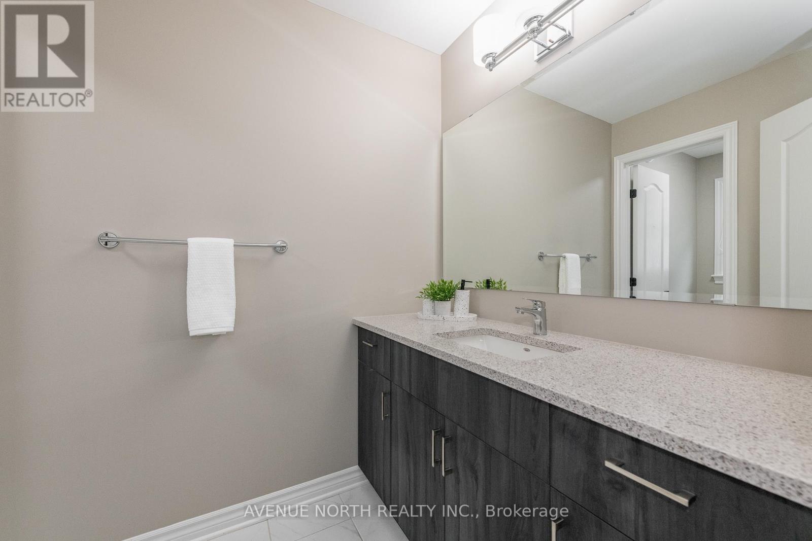 707 Moonflower Crescent