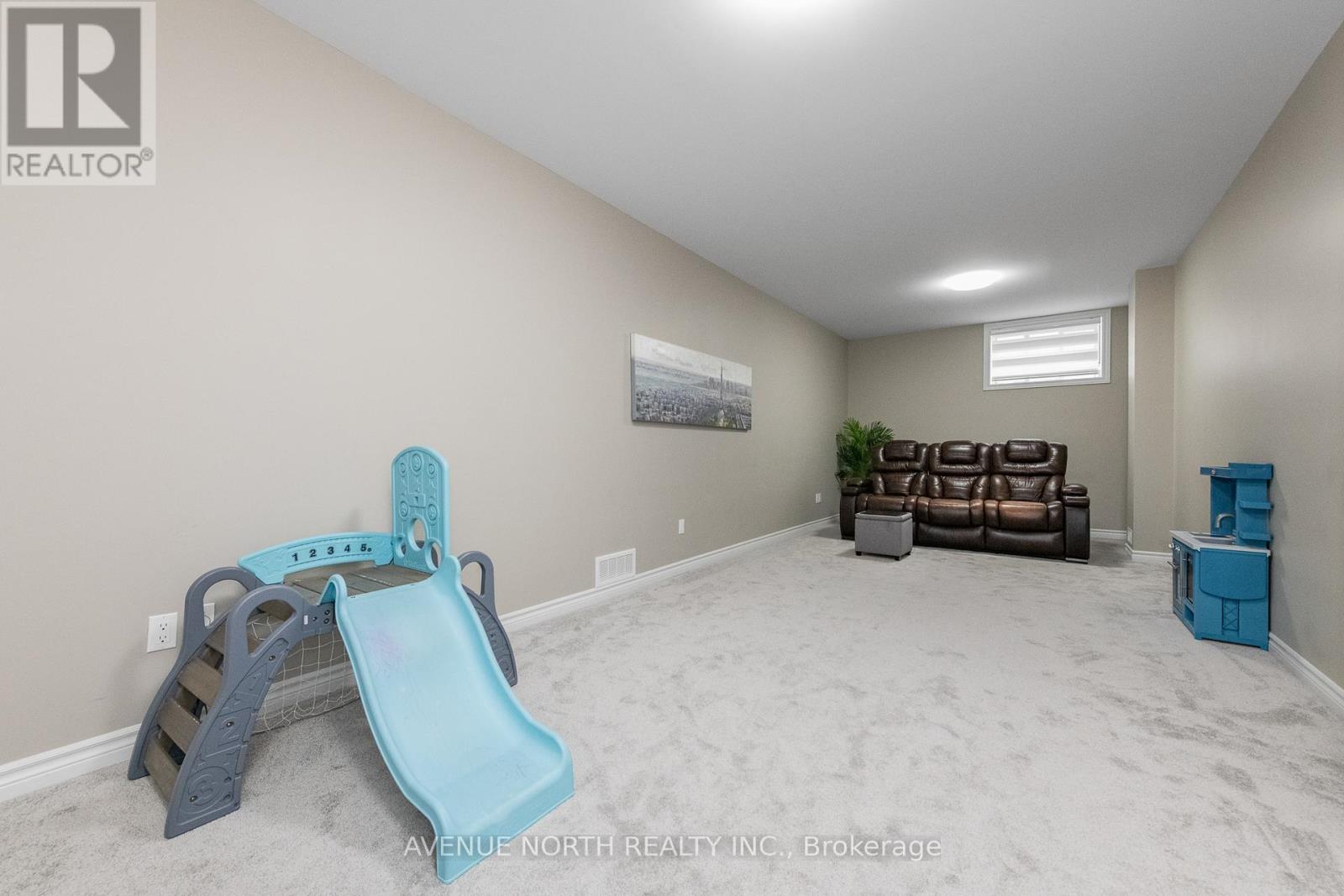 707 Moonflower Crescent