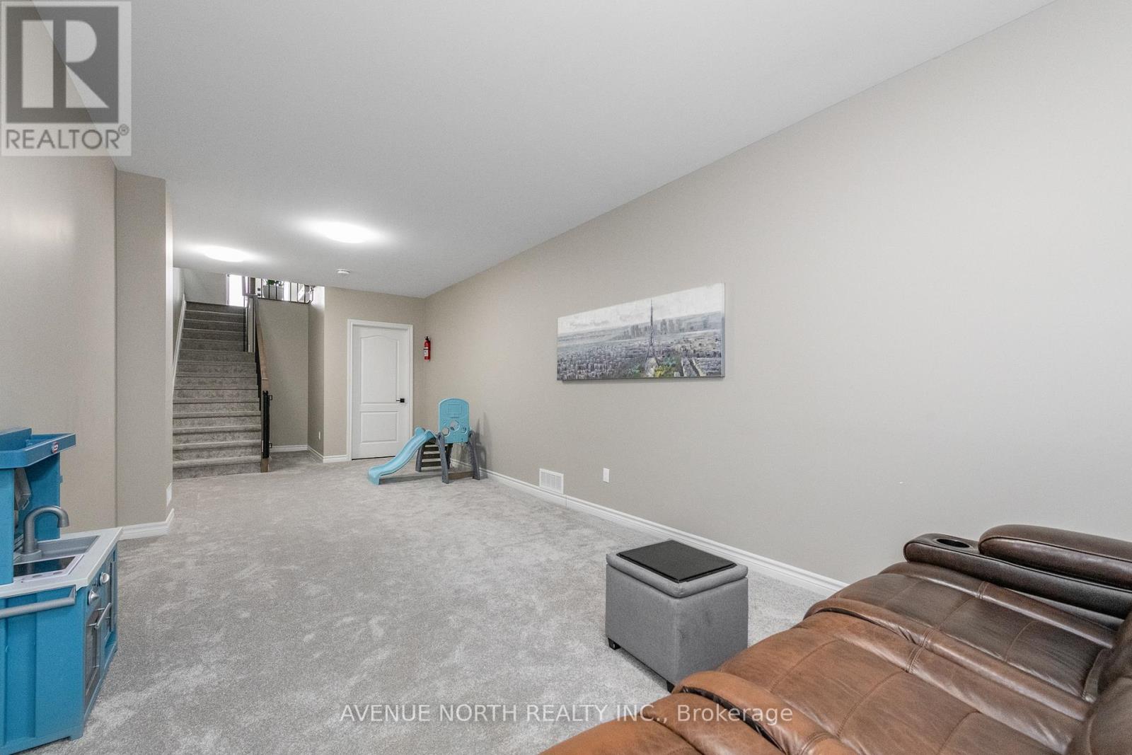 707 Moonflower Crescent