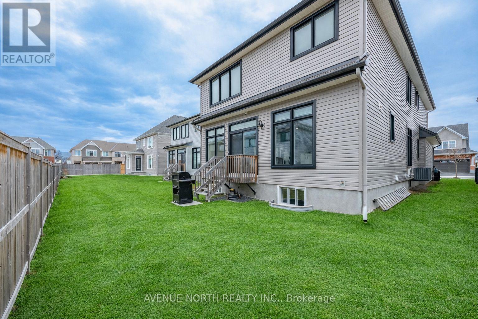 707 Moonflower Crescent