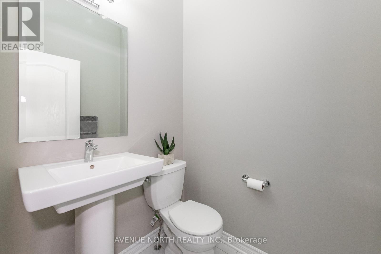 707 Moonflower Crescent