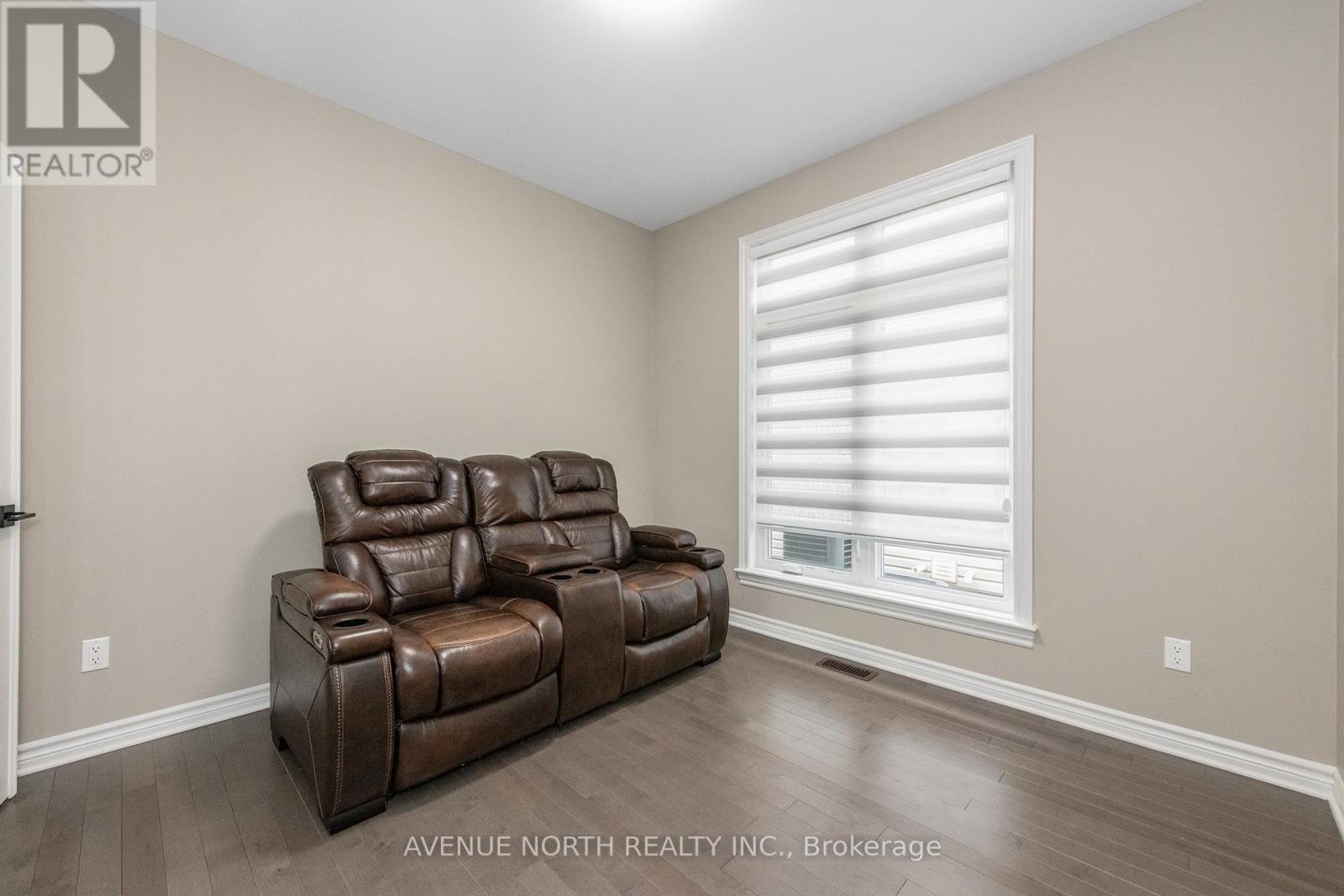 707 Moonflower Crescent