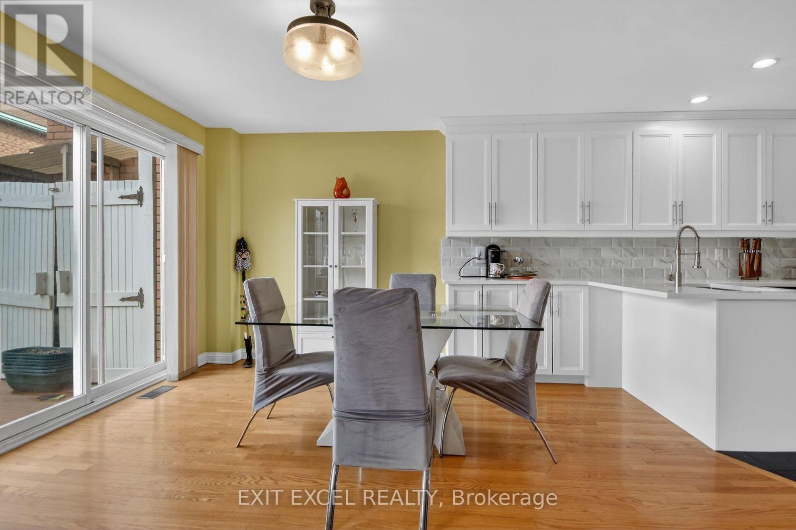 b Normandy Cr. Normandy Crescent, Unit 1093