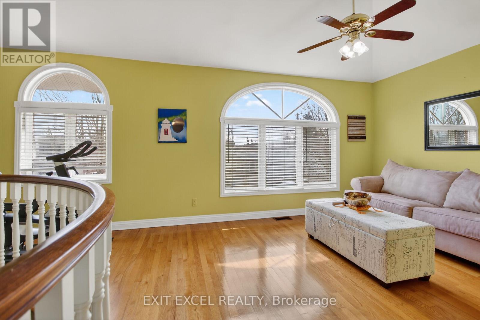 b Normandy Cr. Normandy Crescent, Unit 1093