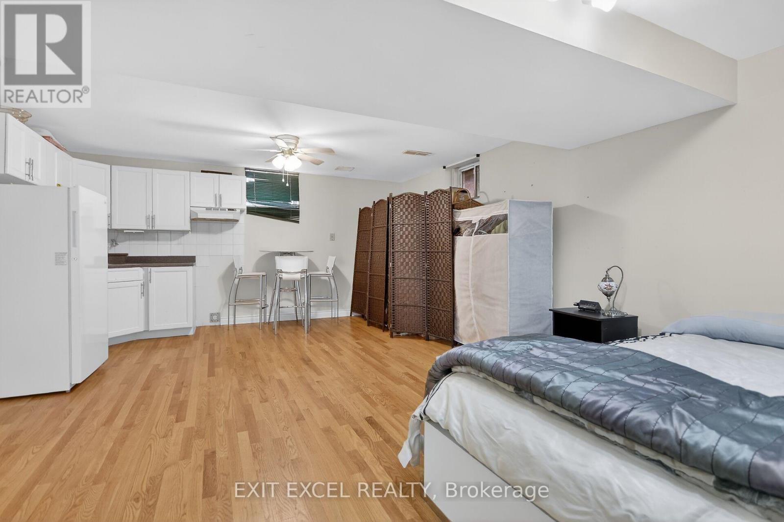 b Normandy Cr. Normandy Crescent, Unit 1093