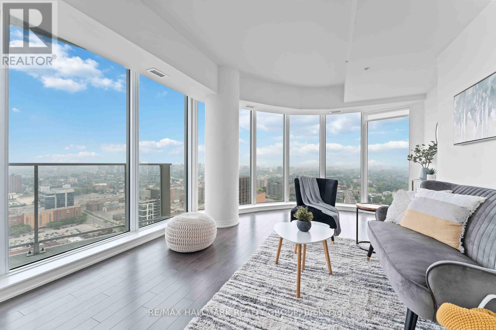 3108 - 805 Carling Avenue