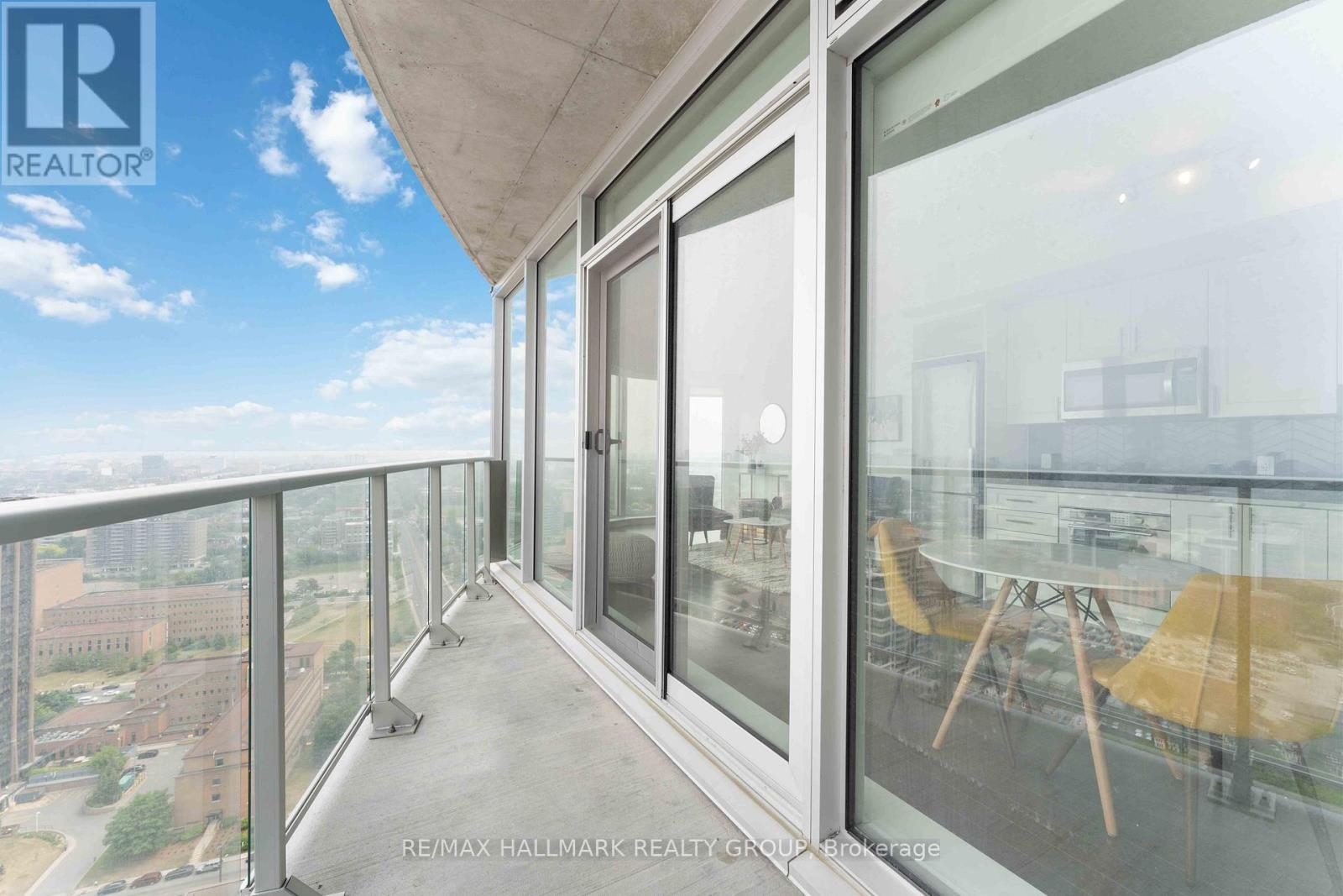 3108 - 805 Carling Avenue