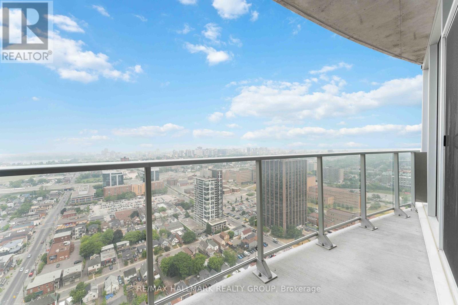 3108 - 805 Carling Avenue