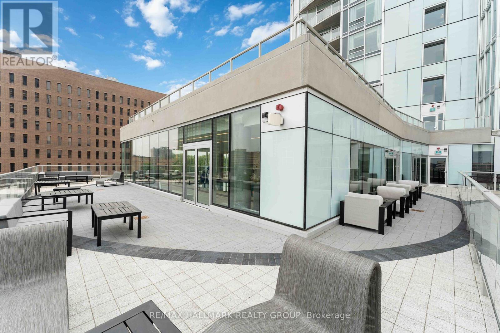 3108 - 805 Carling Avenue